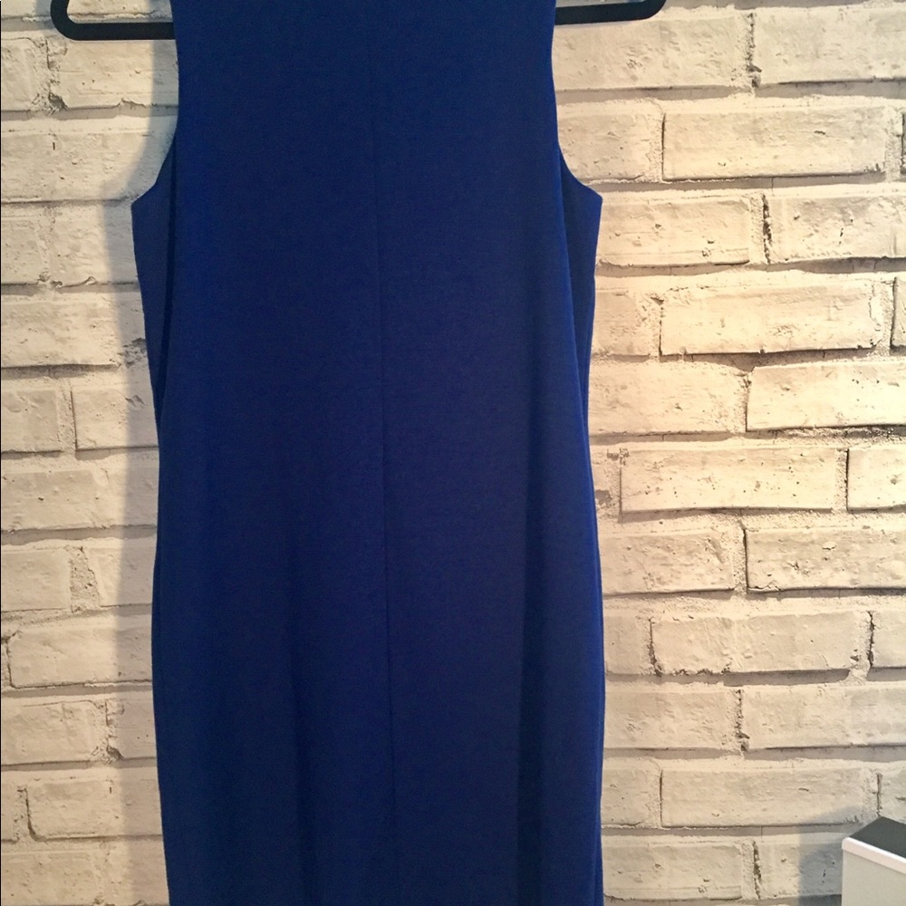 Dress - Picture 4 of 4